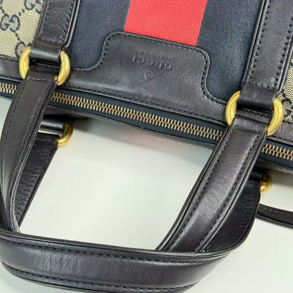 Gucci GG Logo Supreme Shoulder Bag  with Red and Navy Stripes Classic Design - Picture 9 of 10